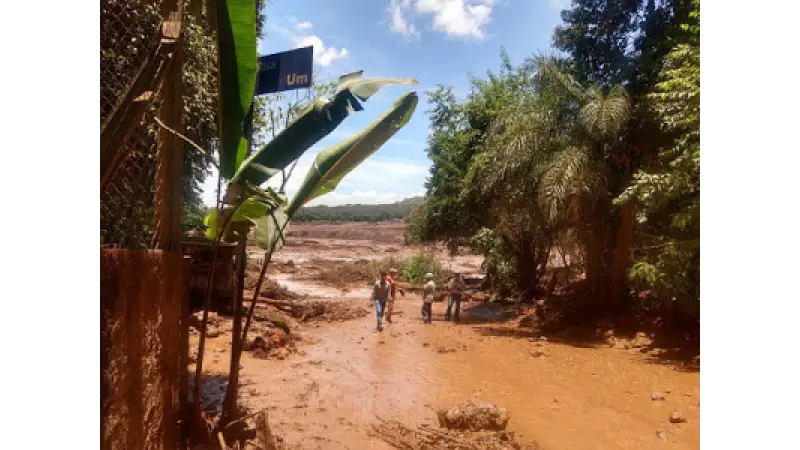 Barragem da Vale rompe na cidade de Brumadinho na grande BH