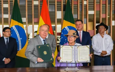 Brasil e Bolívia assinam acordo para produção de fertilizantes