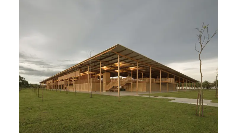 A maior construção de madeira de eucalipto da América Latina fica no Tocantins