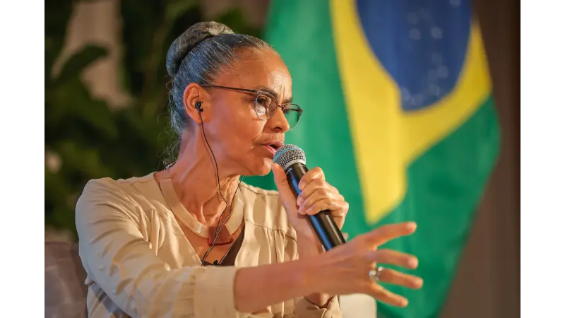 Fim do desmatamento e dos combustíveis fósseis segue na agenda climática brasileira, diz Marina Silva