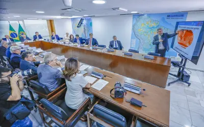 Professor da USP alerta o Governo Brasileiro sobre a Crise Climática em reunião