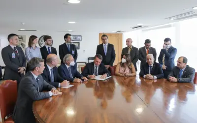 Vitória da Engenharia: governo mantém salário mínimo profissional e ART