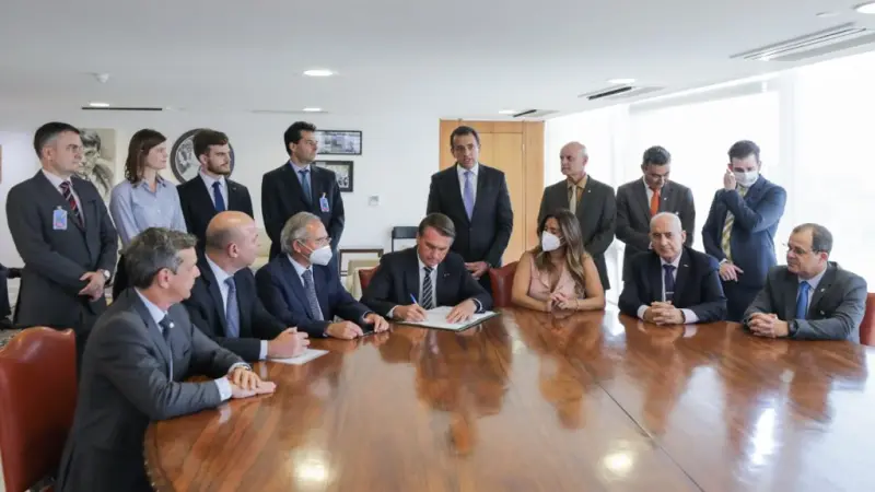 Vitória da Engenharia: governo mantém salário mínimo profissional e ART
